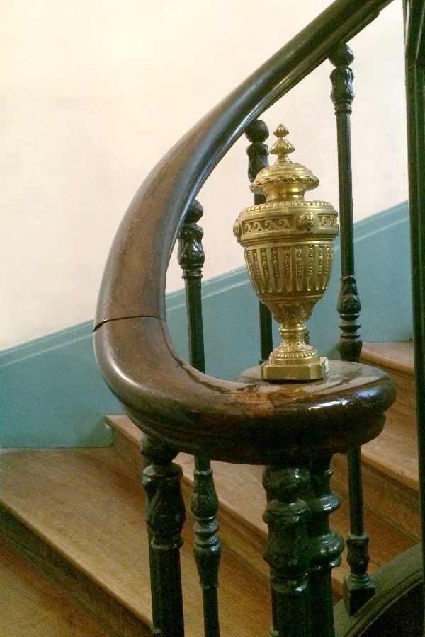 Boule de rampe d'escalier en bronze doré de style Louis XVI, maison Fontaine