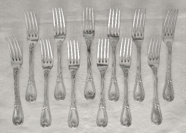 Odiot / Puiforcat : 6 fourchettes de table Régence en argent massif, armoiries ducales, poinçon Minerve
