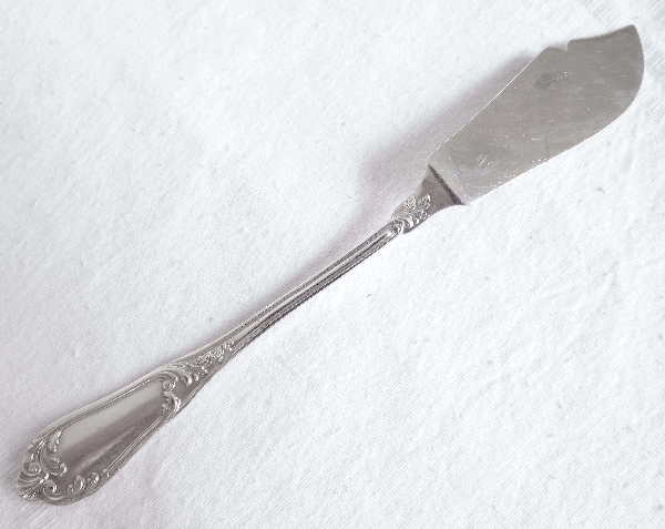 Couteau à beurre de style Louis XV en argent massif, poinçon Minerve, par Henri Chenailler