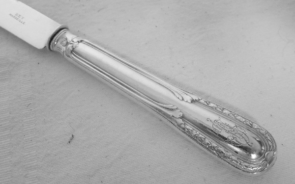 Puiforcat : ménagère de style Louis XVI, modèle Suffren en argent massif 36 pièces, poinçon Minerve