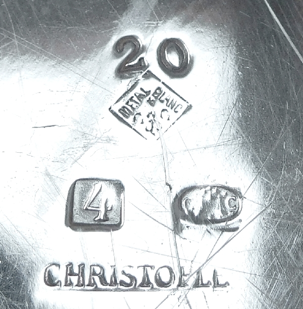 Paire de dessous de bouteille en métal argenté par Christofle, armoiries couronne ducale, famille Exshaw
