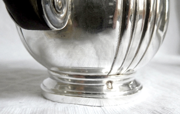 Pot à lait de style Régence en argent massif, poinçon Minerve, par Hénin et Cie