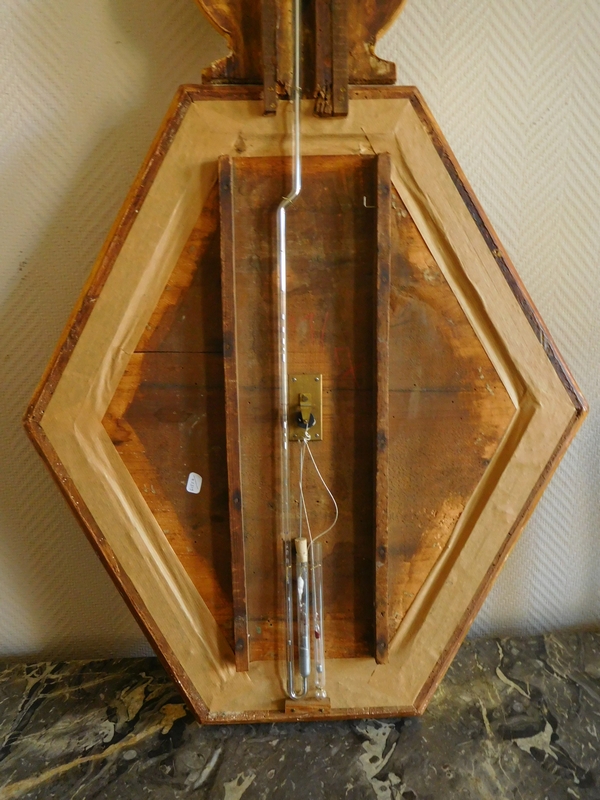 Baromètre Empire Restauration en bois doré et verre églomisé, début XIXe siècle