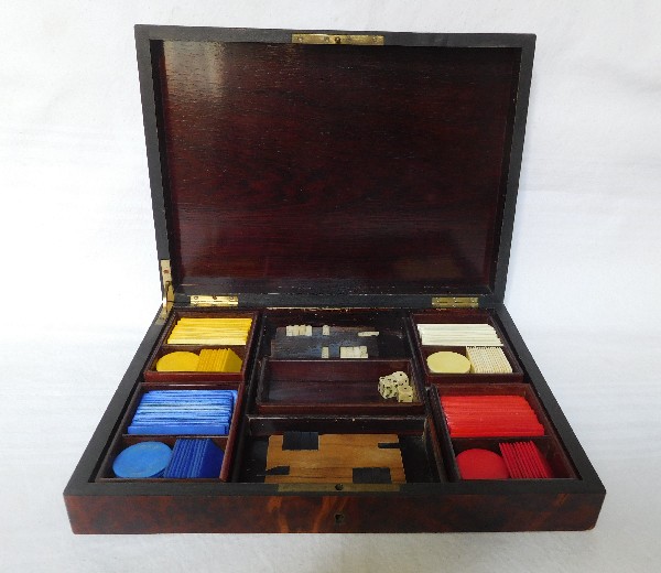 Coffret / boîte à jeux en marqueterie avec ses jetons, époque Napoléon III