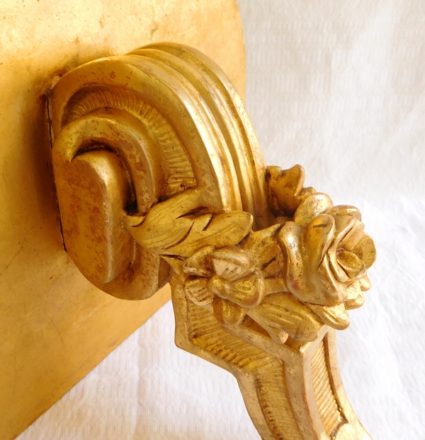 Console d'applique en bois sculpté et doré, ancien travail de style Louis XVI, milieu XIXe siècle