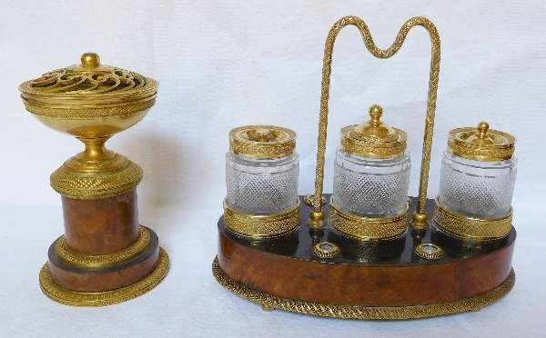 Encrier en acajou et bronze doré, garniture de cristal du Creusot, époque Restauration