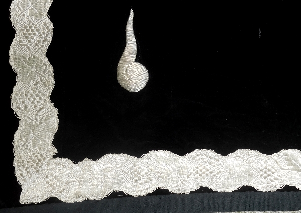 Pompe Funèbre en velours de soie et fil d'argent, époque XIXe siècle