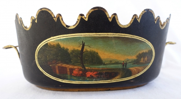Rafraîchissoir ou verrière début XIXe siècle en tôle peinte avec sa doublure et ses verres