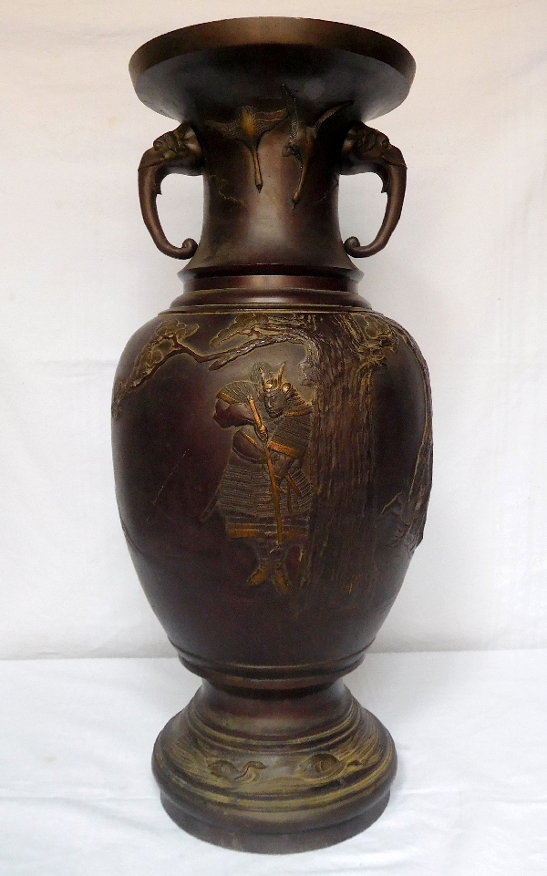Grand vase en bronze, Japon, époque Meiji fin XIXe siècle 62cm