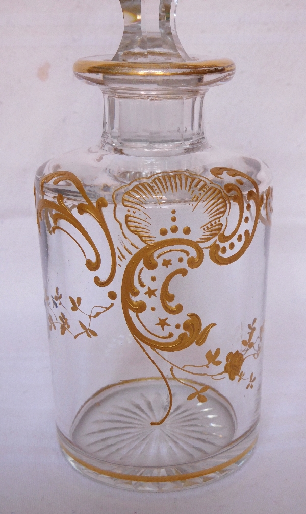 Flacon à parfum en cristal de Baccarat, modèle Louis XV rehaussé à l'or fin - 12,5cm