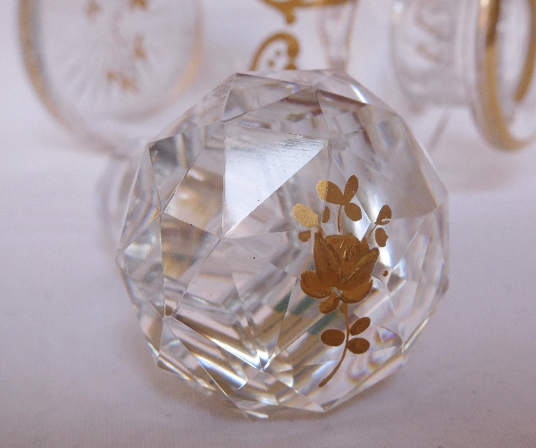 Flacon à parfum en cristal de Baccarat, modèle Louis XV rehaussé à l'or fin - 14cm