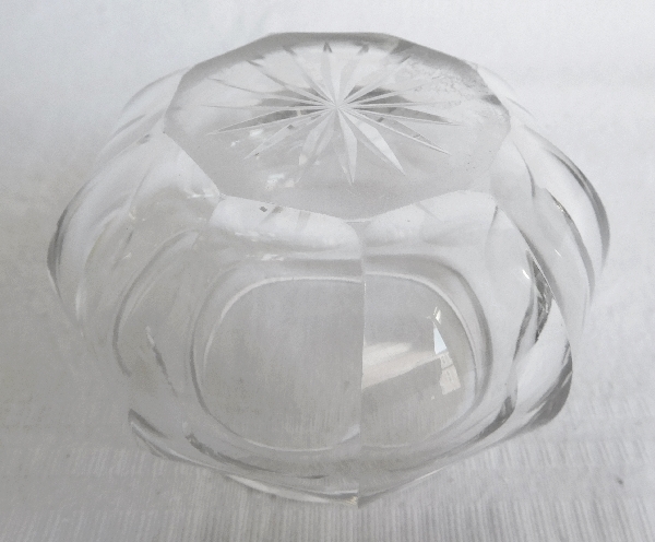 Boîte à poudre en cristal de Baccarat modèle Malmaison, couvercle en argent massif