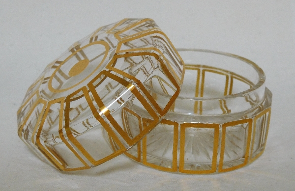 Boîte à poudre en cristal de Baccarat, modèle Cannelures réhaussé de filets or