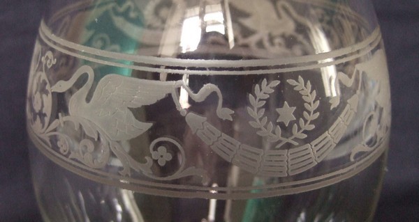 Carafe en cristal de Baccarat gravé de style Empire