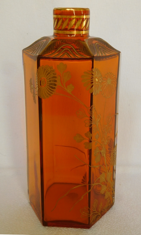 Carafe à liqueur japonisante en cristal de Baccarat orange rehaussé à l'or fin - étiquette