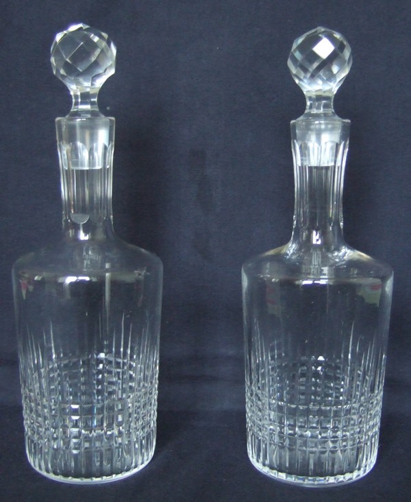 Carafe à liqueur en cristal de Baccarat, modèle Nancy, rare format cylindrique 