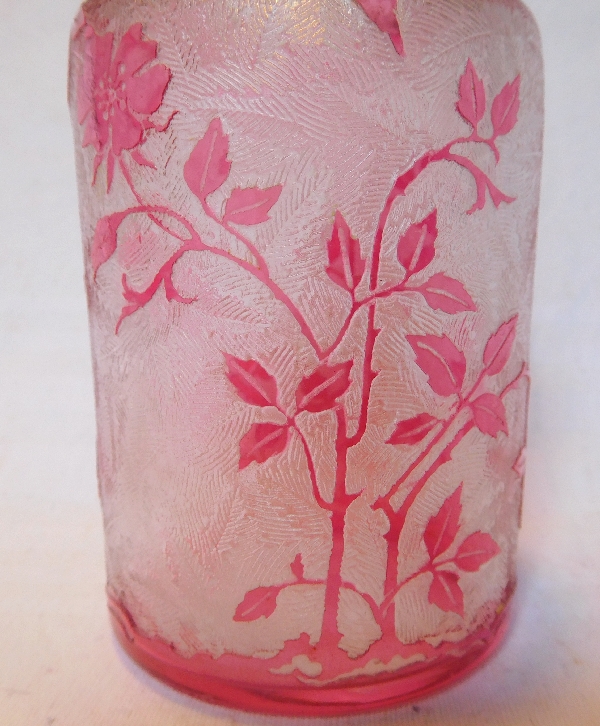 Flacon à parfum en cristal de Baccarat, modèle Eglantier rose - 14cm