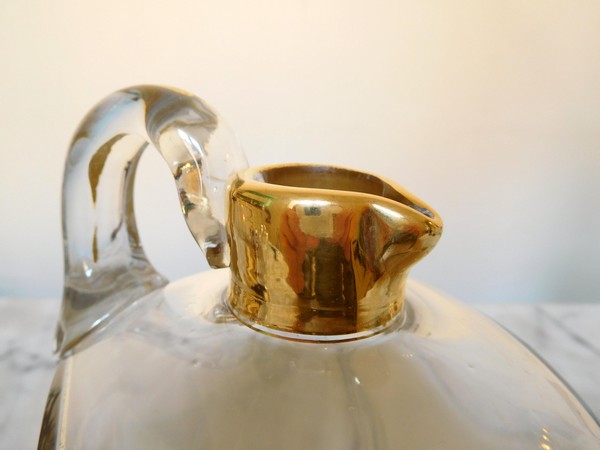 Flacon / carafe à whisky en cristal de Baccarat réhaussé à l'or fin, fleur de lys, vers 1900