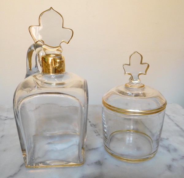 Flacon / carafe à whisky en cristal de Baccarat réhaussé à l'or fin, fleur de lys, vers 1900