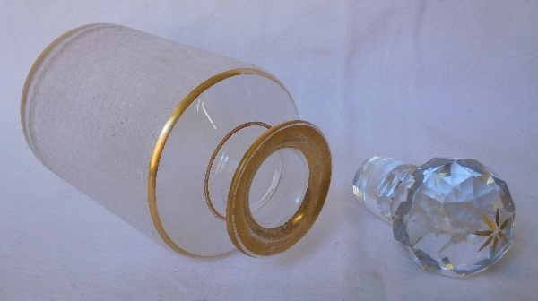 Flacon à parfum en cristal de Saint Louis givré, doré d'un filet à l'or fin - 14cm