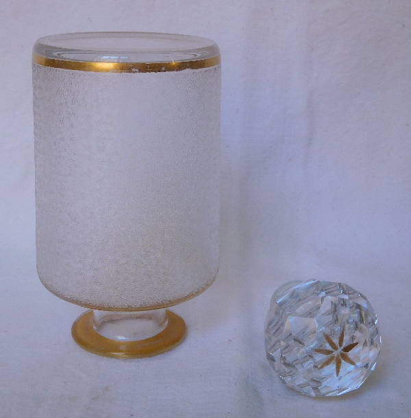 Flacon à parfum en cristal de Saint Louis givré, doré d'un filet à l'or fin - 15,4cm