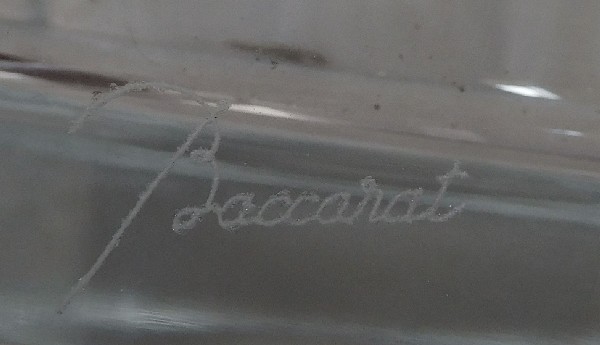 Grand vase en cristal de Baccarat, modèle Edith, signé