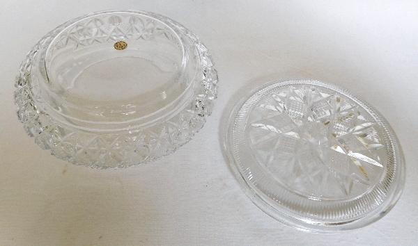 Bonbonnière en cristal de Baccarat richement taillé, Etiquette papier