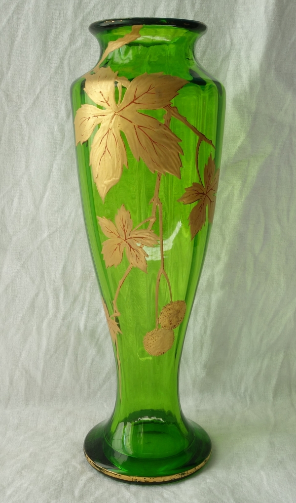 Paire de vases en cristal de Baccarat vert, modèle Platanes rehaussé à l'or fin
