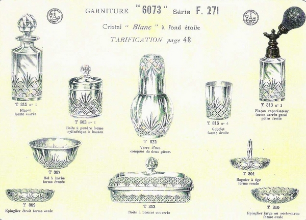 Porte-savon ou épinglier en cristal de Baccarat, cristal taillé à palmettes, modèle Douai