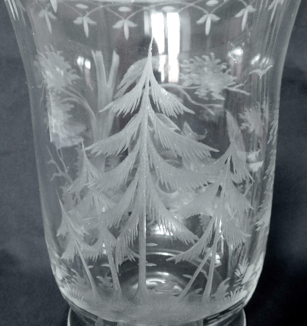 Vase en cristal de Baccarat, motif Fables de la fontaine le Corbeau et le Renard