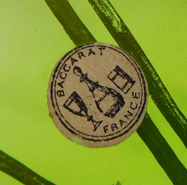 Bougeoir en cristal de Baccarat vert, modèle Cannelures rehaussé de filets or, étiquette papier d'origine