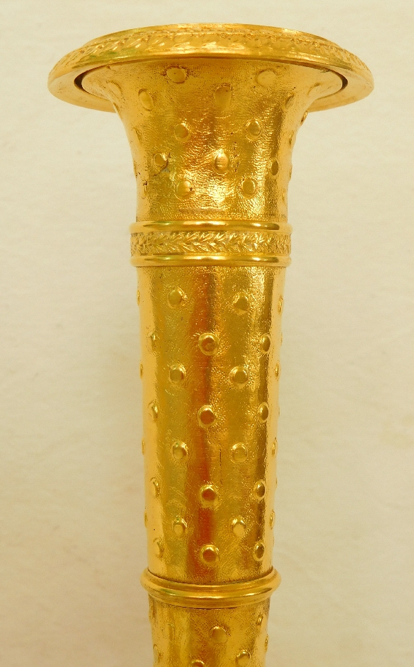 Paire de bougeoirs carquois en bronze ciselé et doré d'époque Directoire Empire