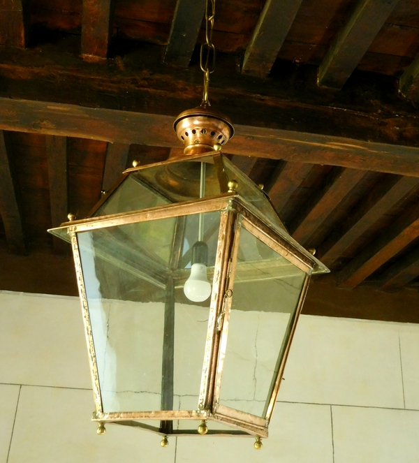 Grande lanterne de vestibule de château, cuivre et verre soufflé, époque XVIIIe siècle