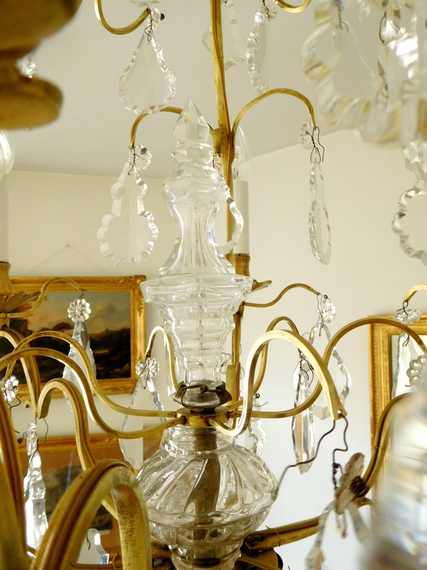 Lustre cage à 6 feux de style Louis XV, pampilles en cristal de Baccarat