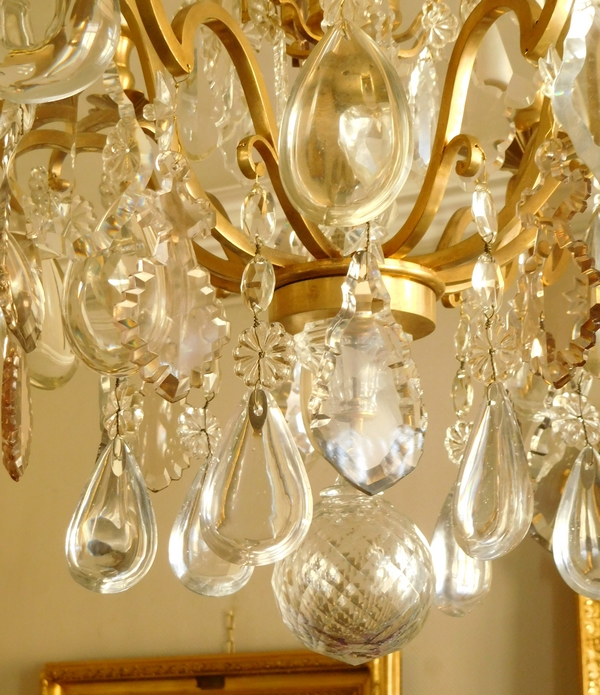 Grand lustre corbeille de style Louis XV à 12 feux, bronze doré et cristal taillé, Maison Bagues
