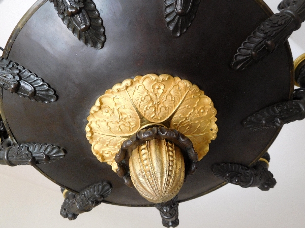 Grand lustre en bronze patiné & doré au mercure, époque Empire Restauration, 9 feux