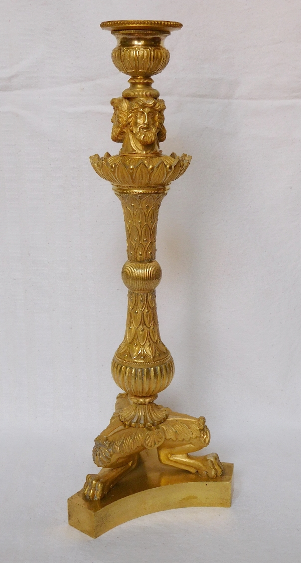 Paire de flambeaux tripodes en bronze ciselé et doré au mercure, époque Empire - Restauration
