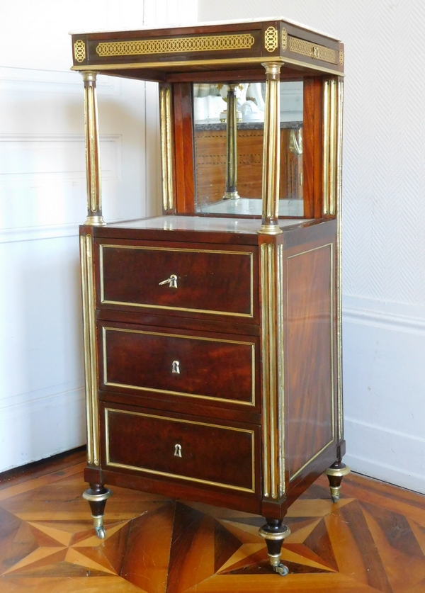 Barbière table de toilette d'époque Louis XVI Directoire en acajou moucheté
