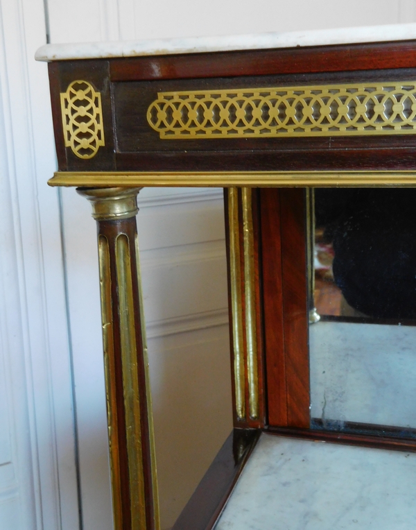 Barbière table de toilette d'époque Louis XVI Directoire en acajou moucheté