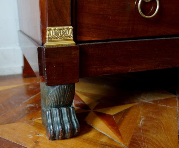 Commode pantalonière d'époque Consulat en acajou, bronzes dorés au mercure