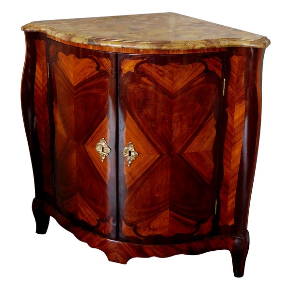 Nicolas Petit : encoignure en marqueterie d'époque Louis XV, marbre Brèche d'Alep, estampille