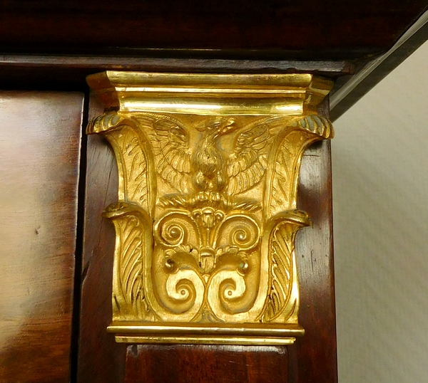 Secrétaire en acajou chenillé d'époque Consulat - Empire, bronzes dorés au mercure vers 1800