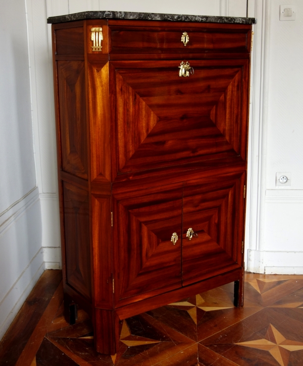 Jean Baptiste II Tuart : secrétaire d'époque Louis XVI en satiné estampillé