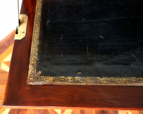 Jean Baptiste II Tuart : secrétaire d'époque Louis XVI en satiné estampillé