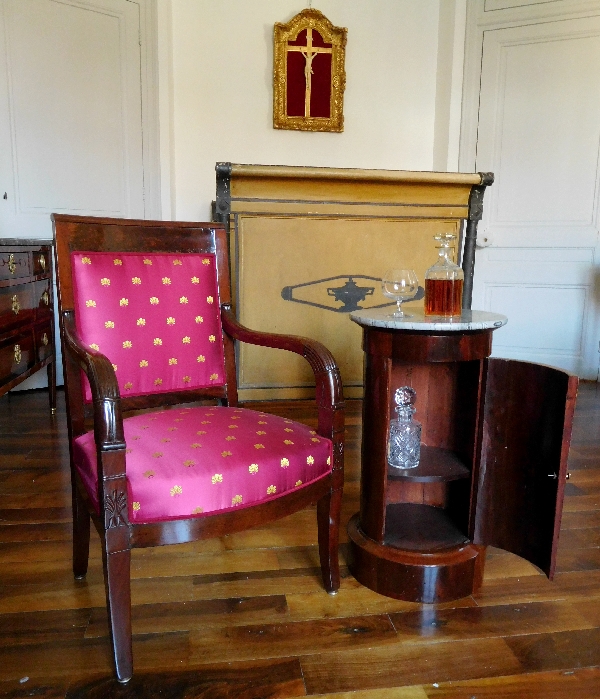 Somno / table de chevet cylindrique en acajou d'époque Empire, riche garniture de bronzes