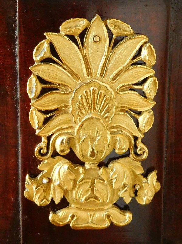 Table à jeu demi-lune Empire en acajou, bronzes dorés au mercure