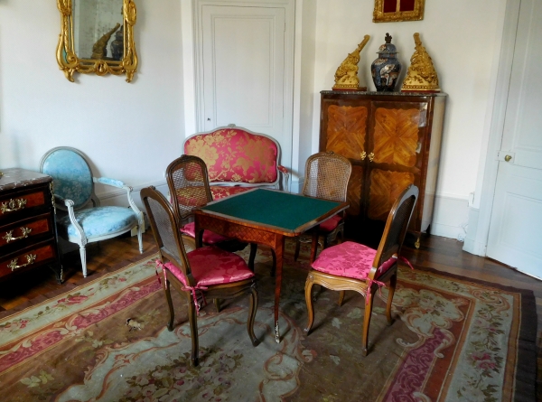 Table à jeu encoignure d'époque Louis XV en marqueterie