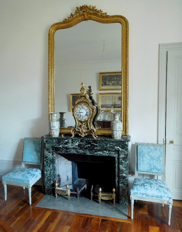 Très grand miroir de cheminée, cadre en bois doré, glace au mercure, époque Napoléon III - 135cm x 210cm