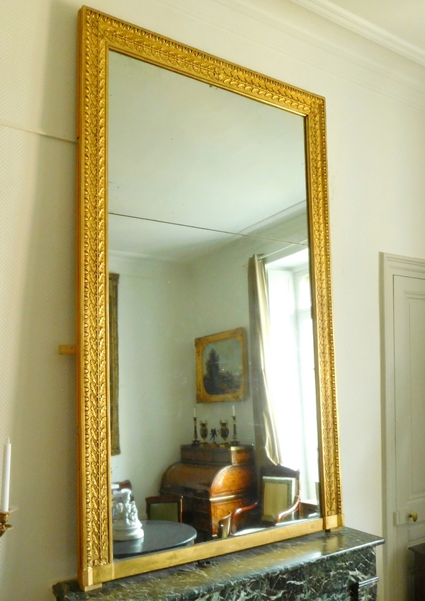 Très grand miroir de cheminée d'époque Empire, cadre en bois doré, glace au mercure - 130cm x 213cm 