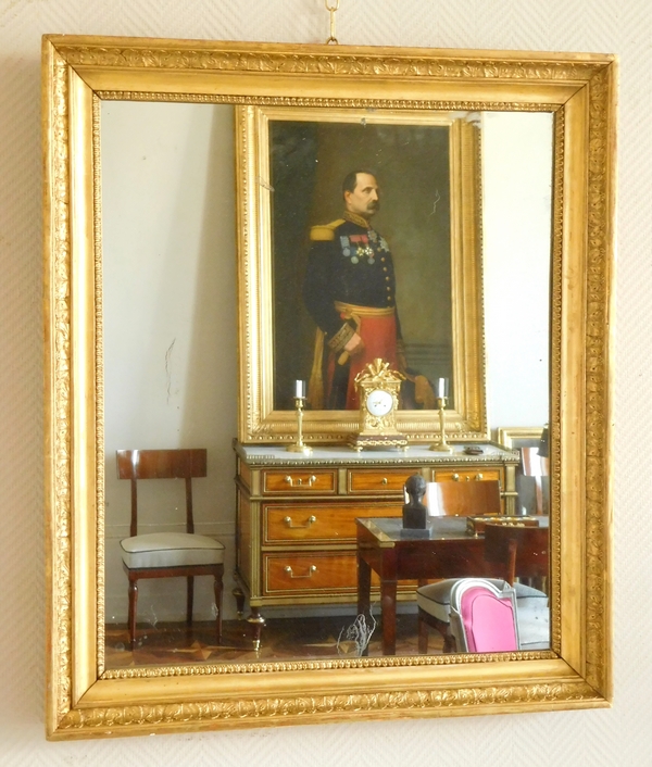 Miroir d'époque Empire, glace au mercure, cadre en bois doré à la feuille d'or - 65cm x 76cm